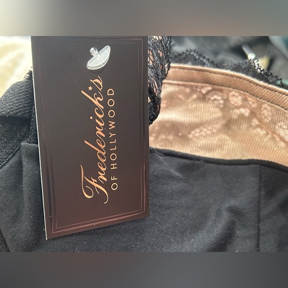 Frederick’s of Hollywood Voluptuous Lace Underwire Bra 40D Black Nude NWT - Picture 8 of 9